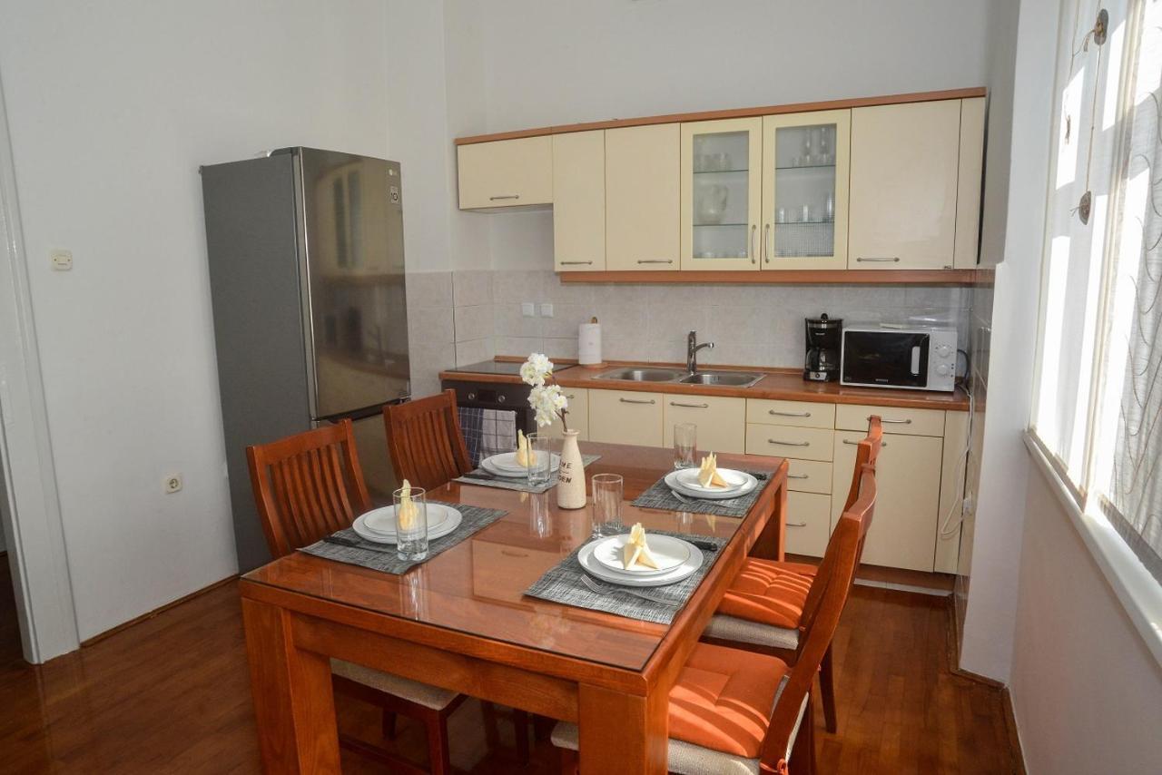 Claudia, Near Old Town, Free Parking Place Apartmán *